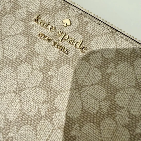 KATE SPADE WRISTLET - Picture 3 of 5